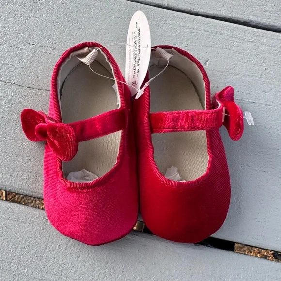 First Impressions Red Velvet Baby Shoes - Picture 3 of 13